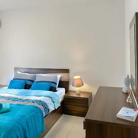 Charming In The Heart Of St. Julians Appartamento *