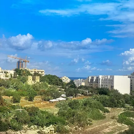 Charming In The Heart Of St. Julians Appartamento *