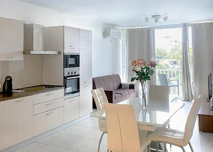 Charming In The Heart Of St. Julians Saint Julian's